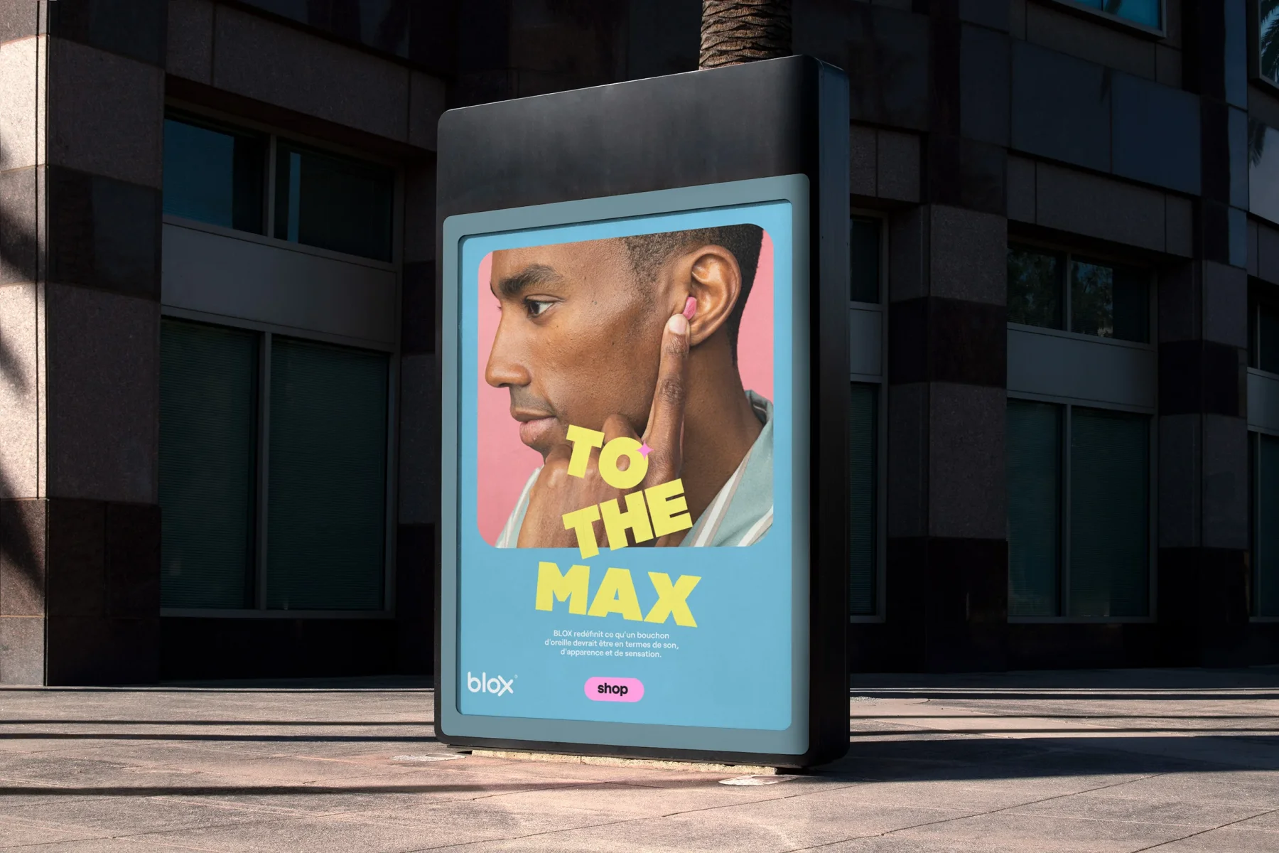 Affiche publicitaire réalisée par nos experts en graphisme dans le cadre de la communication visuelle de Blox