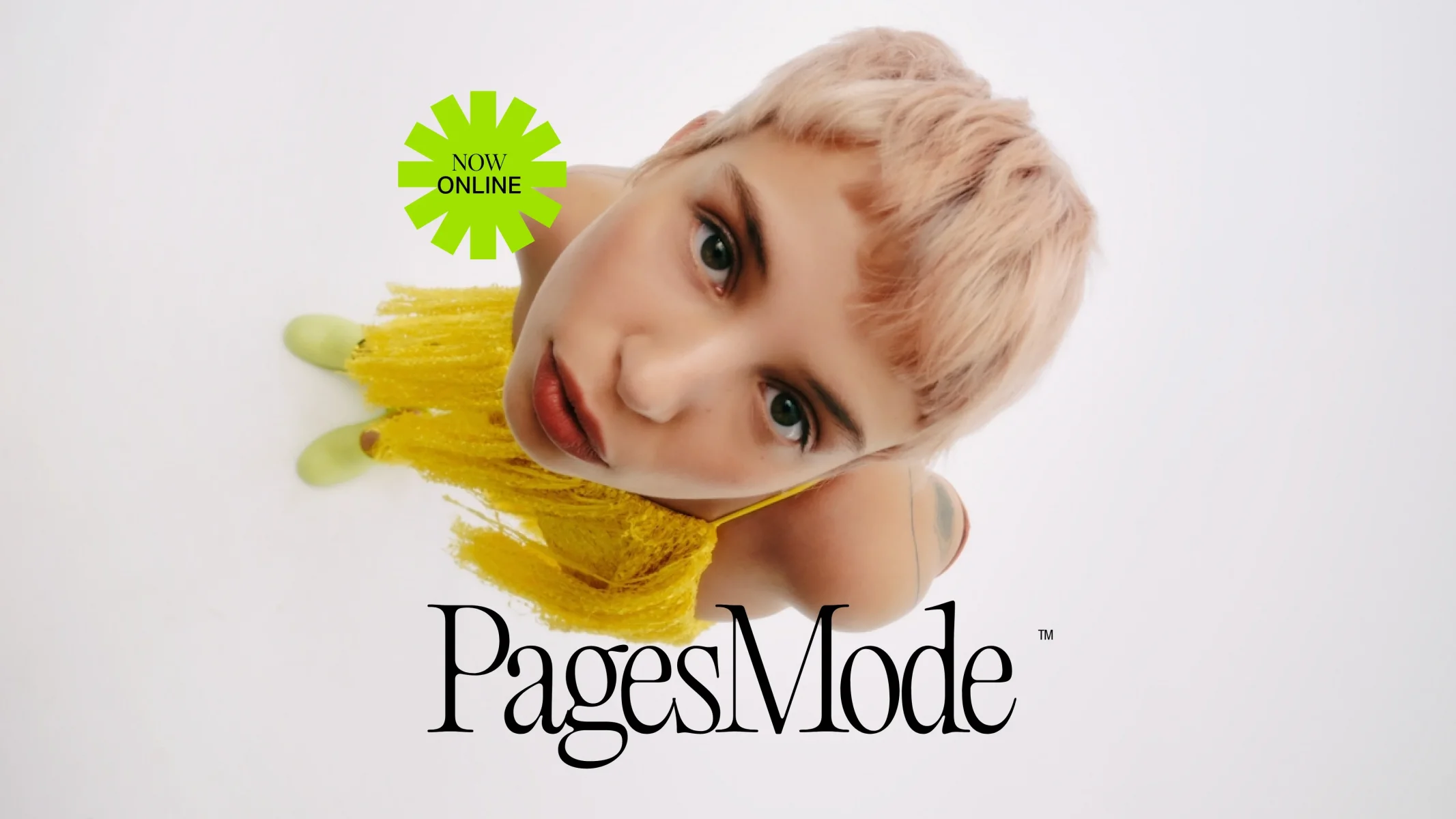 Visuel promotionnel PagesMode montrant une femme stylée dans une robe jaune, avec le logo PagesMode et le badge 'Now Online'